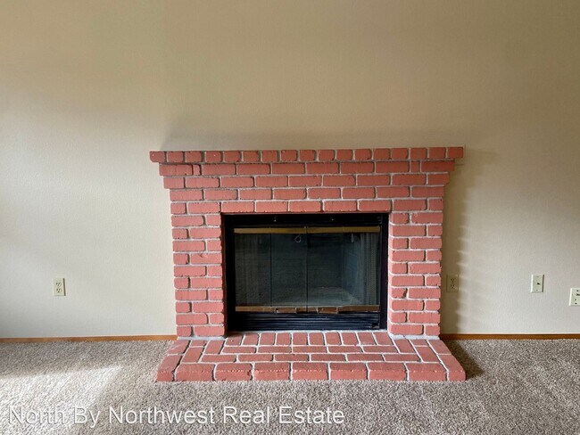 Building Photo - 2 br, 1.5 bath House - 7604 56th Ave E