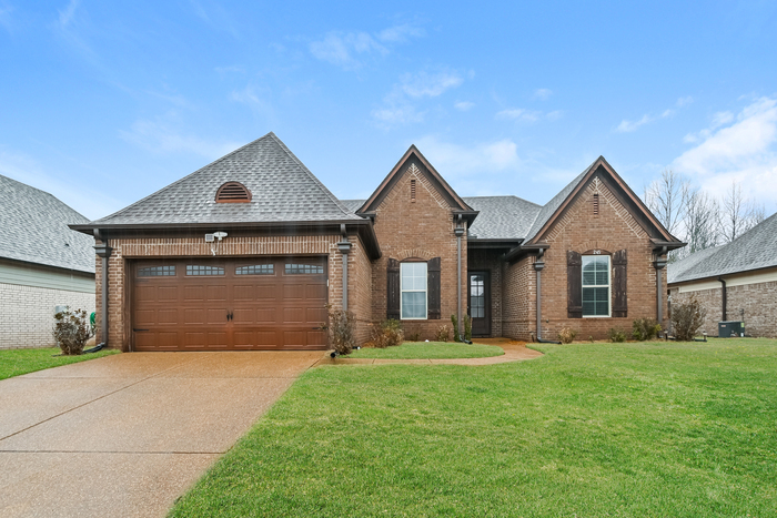 Foto principal - Stunning Brick Home in Oakland, TN