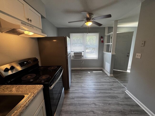 Building Photo - 2085 Cosmos Dr