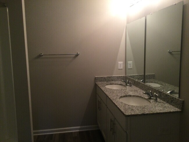 Foto del edificio - 135 Mountain Crest Dr