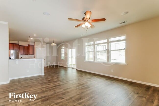 Building Photo - 161 Blackwater Way