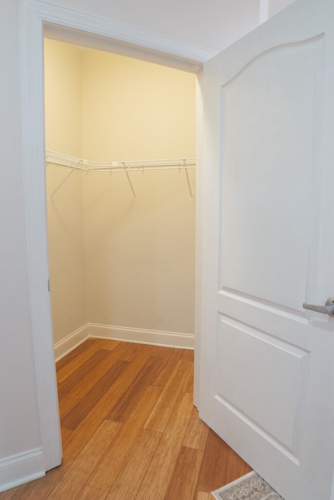 Building Photo - 4953 Oakton St
