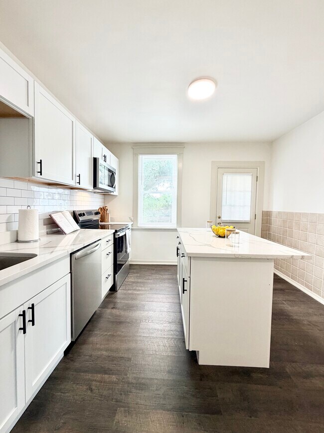 Foto del edificio - 4840 Gardenville Ave