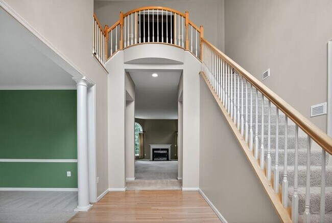 Foto del edificio - 3215 Dunbratton Ct
