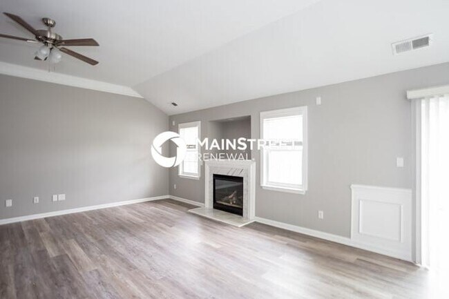 Foto del edificio - 3 Bedroom Pet-Friendly Home in HUNTERSVILL...