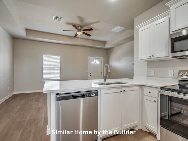 Foto del edificio - Contemporary 2-Bed, 2-Bath Home for Rent in Chickasha, OK!