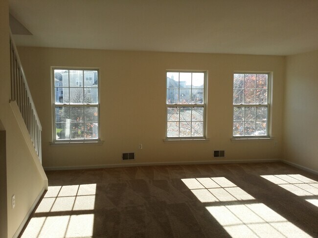 Building Photo - 1809 Ridgeview Court