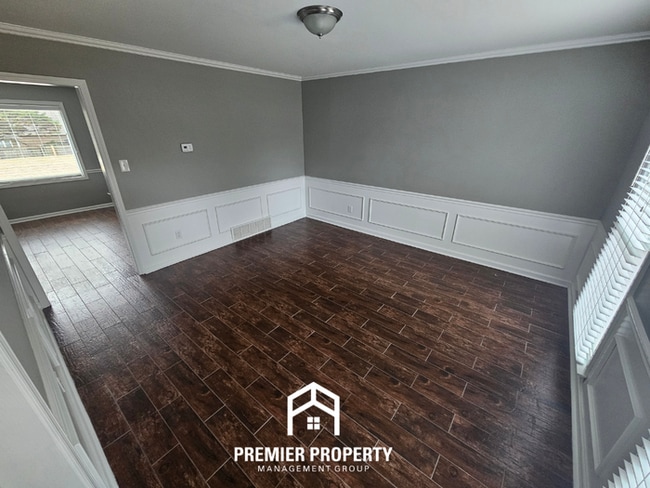 Building Photo - Spacious 4BR Germantown Home w/ Fireplace & Fenced Yard