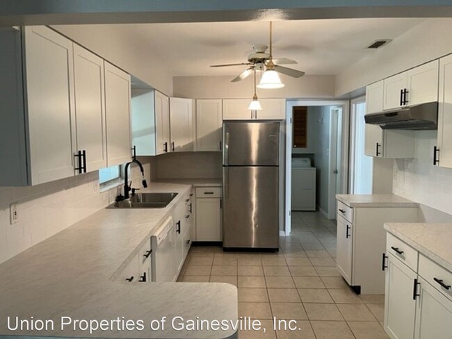 Building Photo - 4 br, 2 bath House - 4410 NW 18th Place