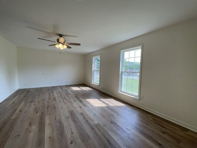 Building Photo - 120 Jill St