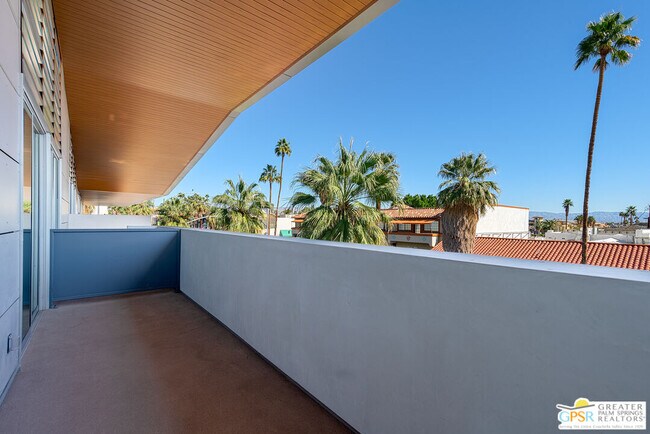 Foto del edificio - 175 N Palm Canyon Dr