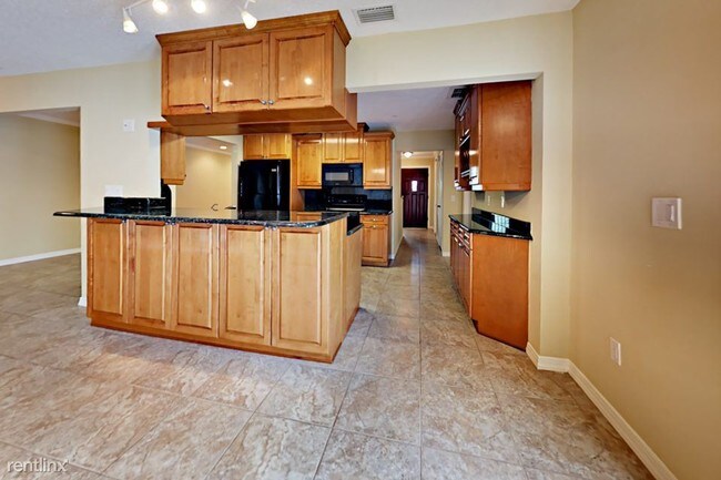 Building Photo - 2042 Charter Oaks Dr