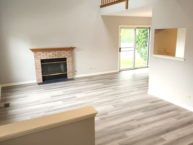 Building Photo - 252 Kensington Ct