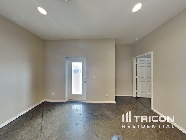 Building Photo - 2936 Whispering Trails Drive Winter Haven FL