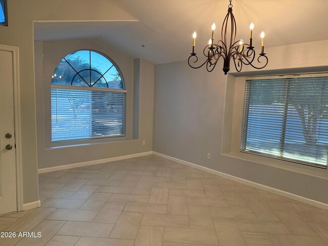 Foto del edificio - 3069 N 87th Pl