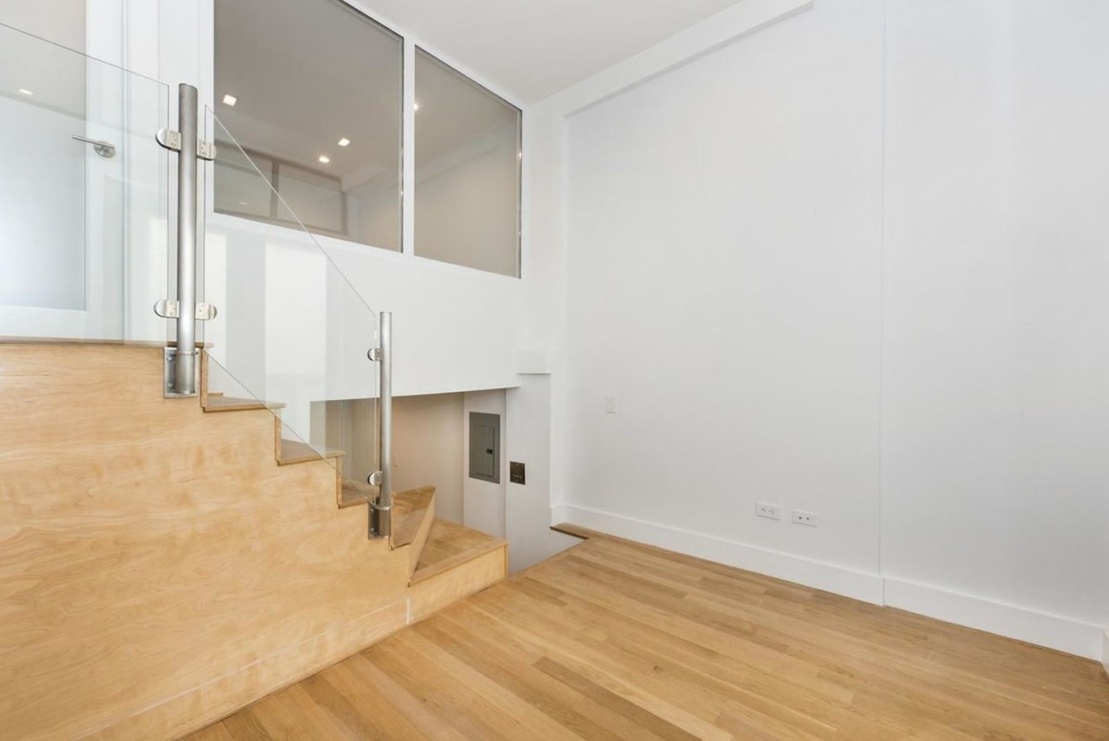 Building Photo - 220 East 22nd Street