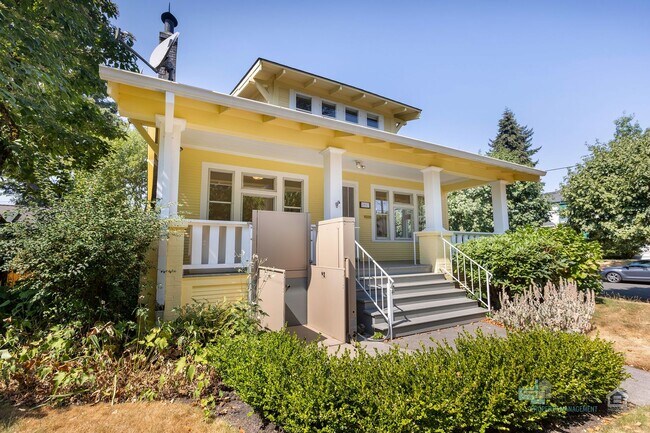Building Photo - Alameda 3 Bedroom Beauty!!!!