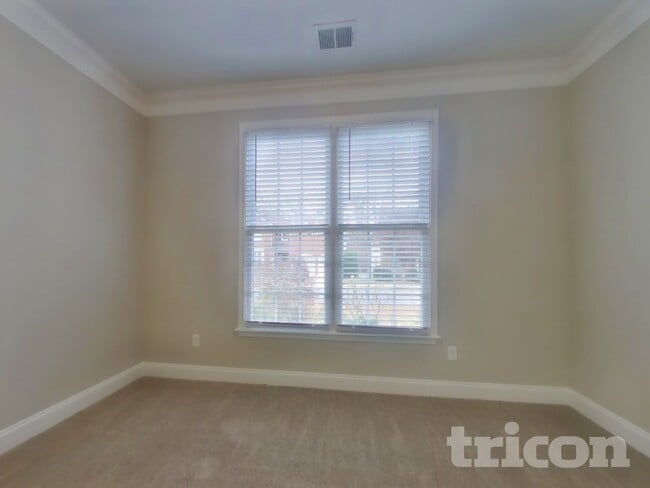 Building Photo - 529 Water Birch Way