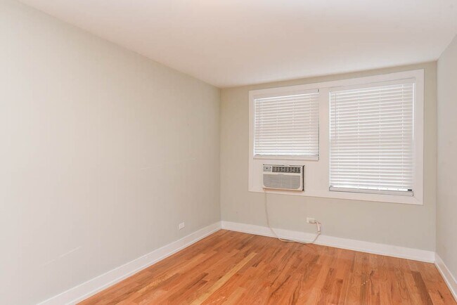 Foto del edificio - 533 W Arlington Pl
