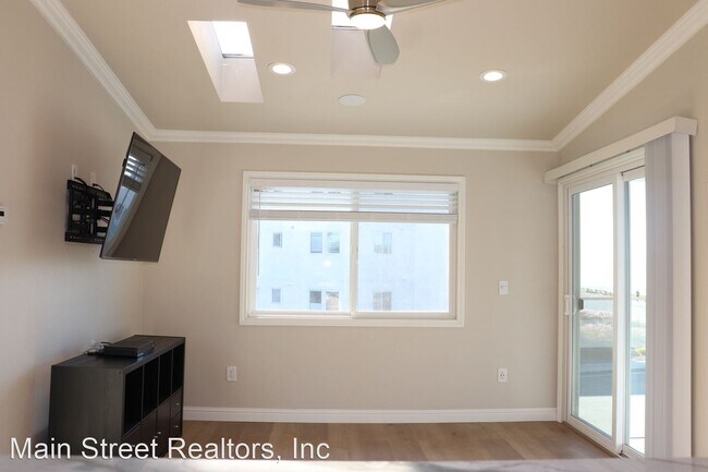 Building Photo - 1 br, 1 bath House - 902A West Cliff Drive