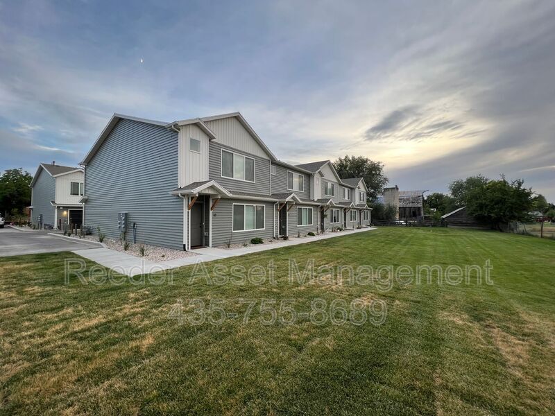 229 N Main St Unit 3, Smithfield, UT 84335 Condo for Rent in