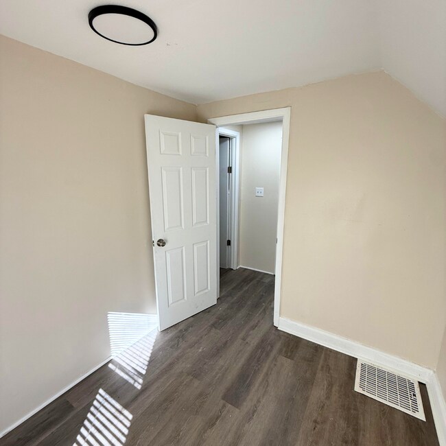 Foto del edificio - 8400 Medina Ave