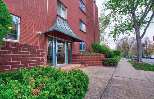 Building Photo - 1200 Emerson St