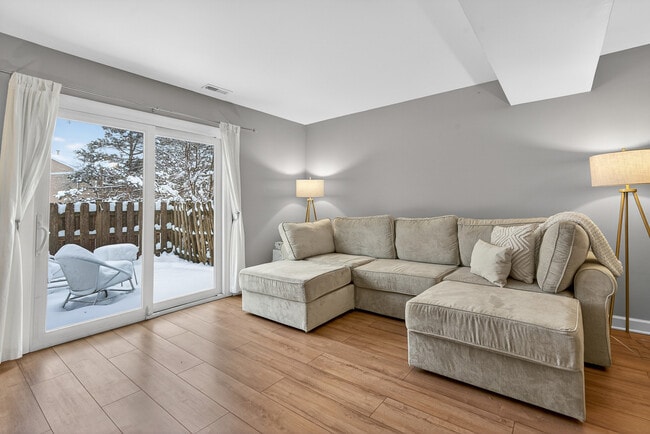 Foto del edificio - 1391 Sherwood Ct