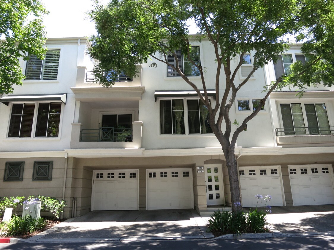 Primary Photo - 475 Milan Dr