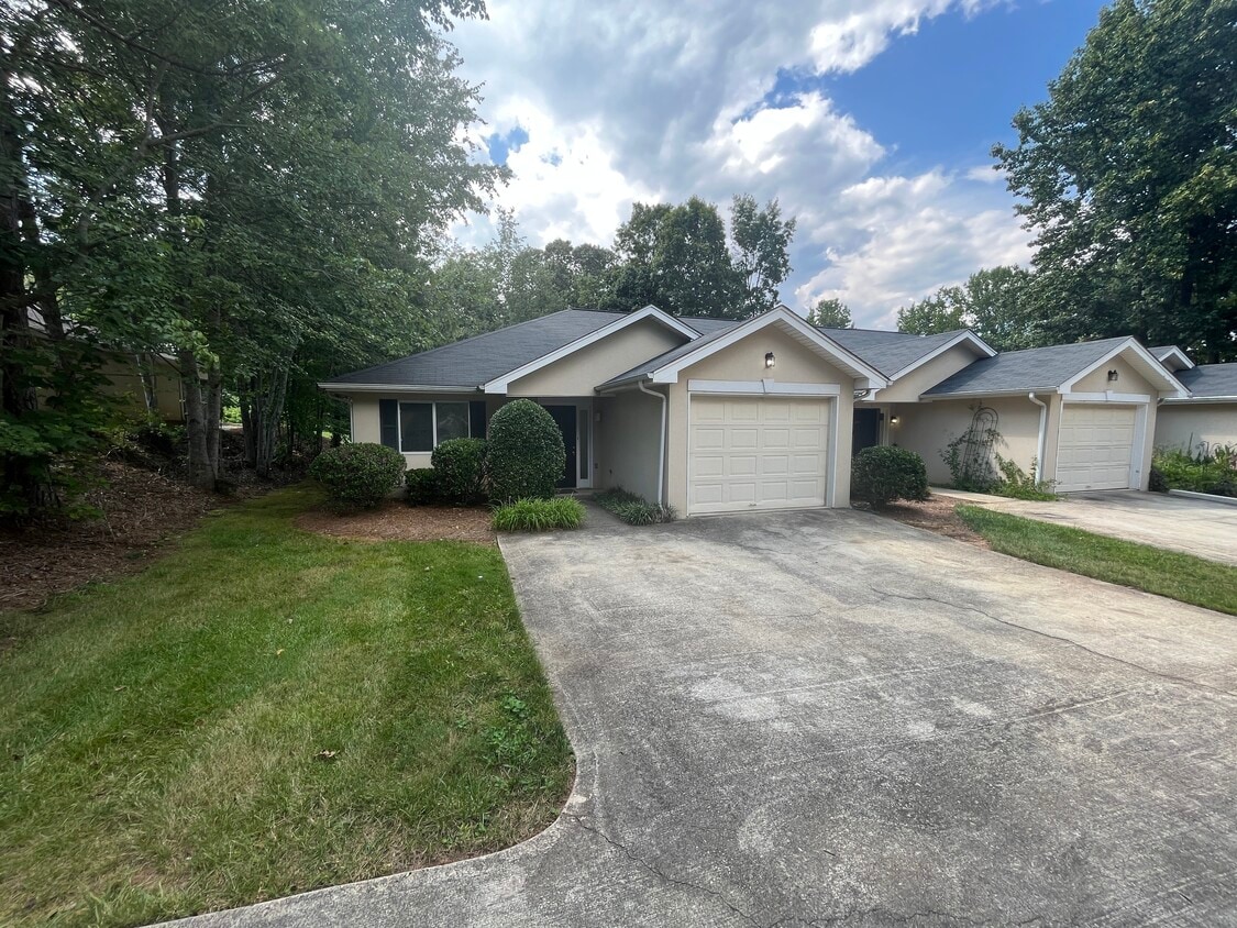 3911 Hidden Hollow Dr, Gainesville, GA 30506 Townhome Rentals in