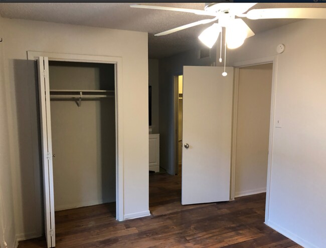 Building Photo - Jacksonian Apartments