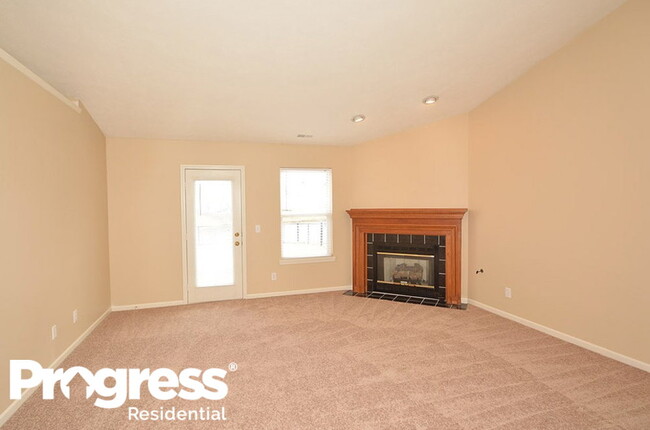 Building Photo - 3240 Creekshore Dr