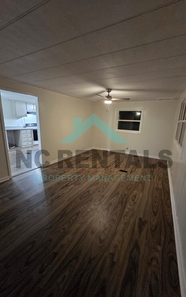 Foto del edificio - 7100 Tipton Dr