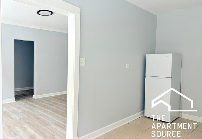 Building Photo - 6226 S Western Ave