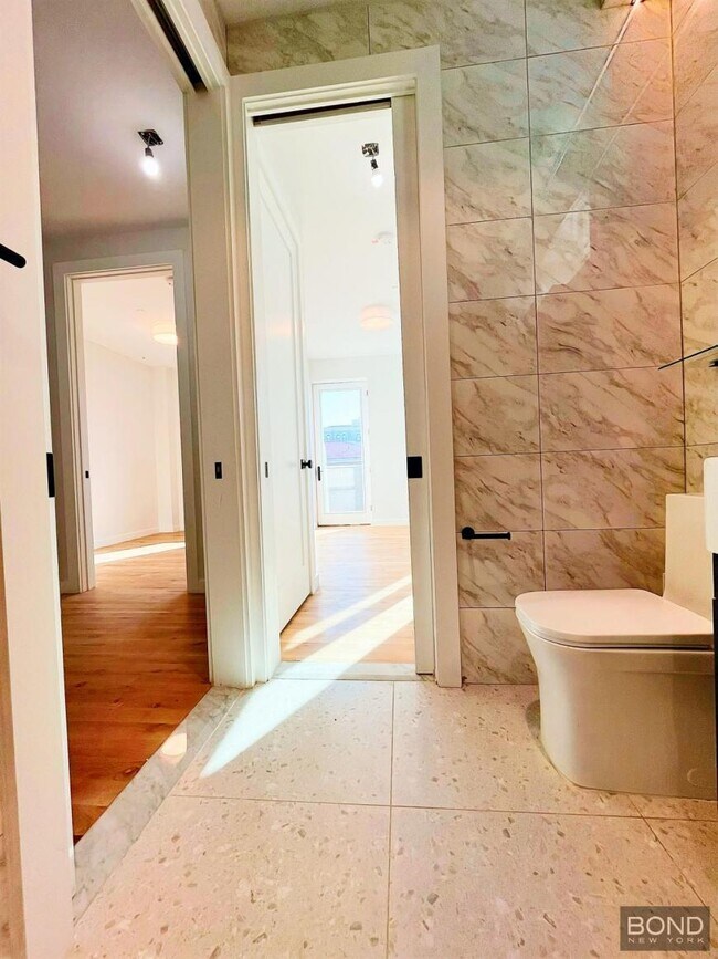 Building Photo - 2 bedroom in NEW YORK NY 10009