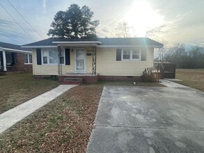 Building Photo - 1018 E Edgerton St