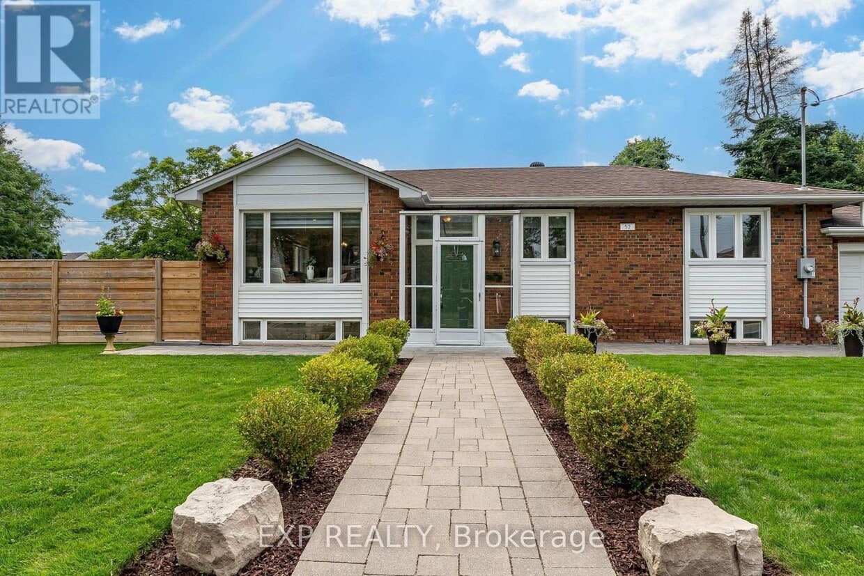 Primary Photo - 52 Ivorwood Crescent