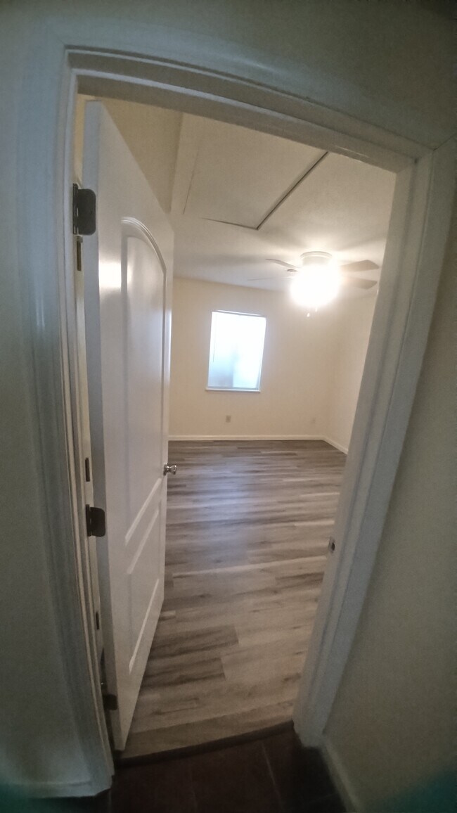 Building Photo - 220 Cedar Ridge Ln