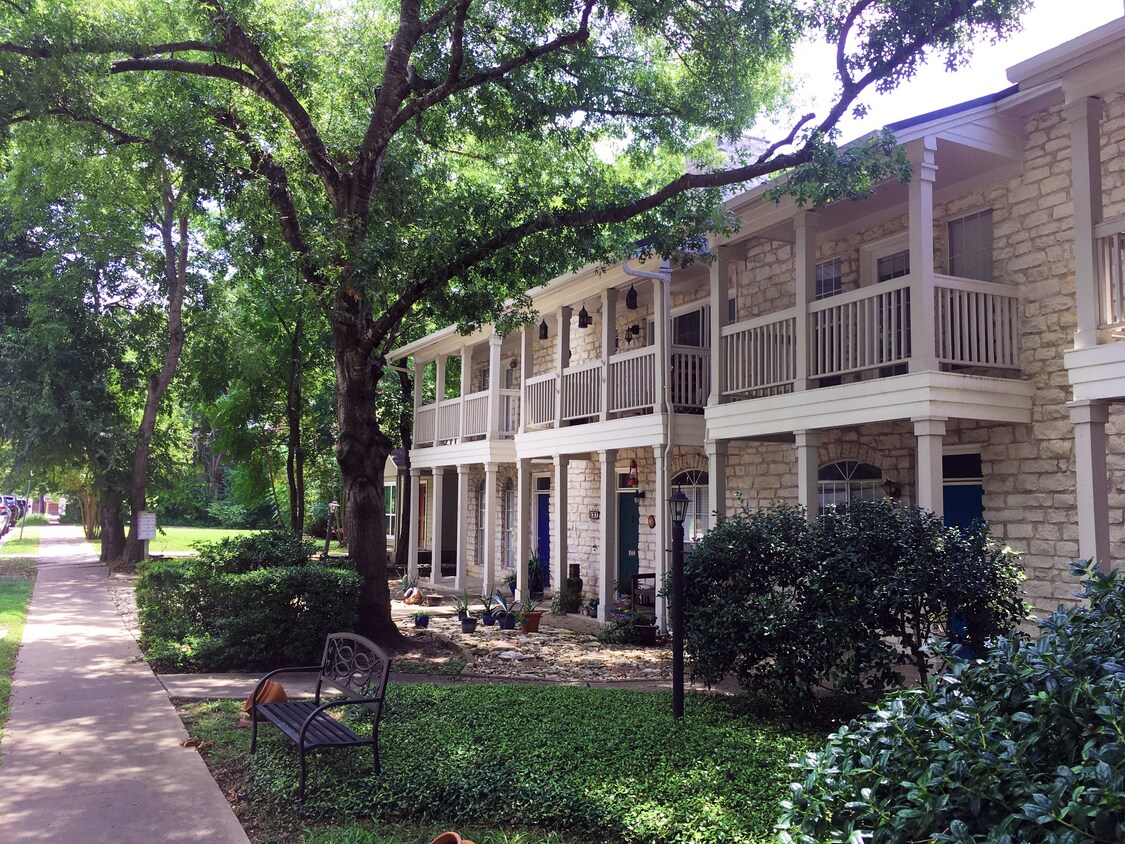 Foto principal - 635 W 31st St