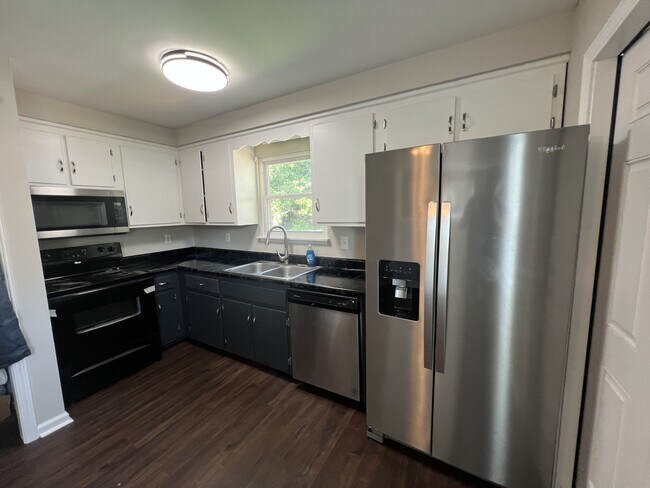 Building Photo - 567 Jacquie Dr