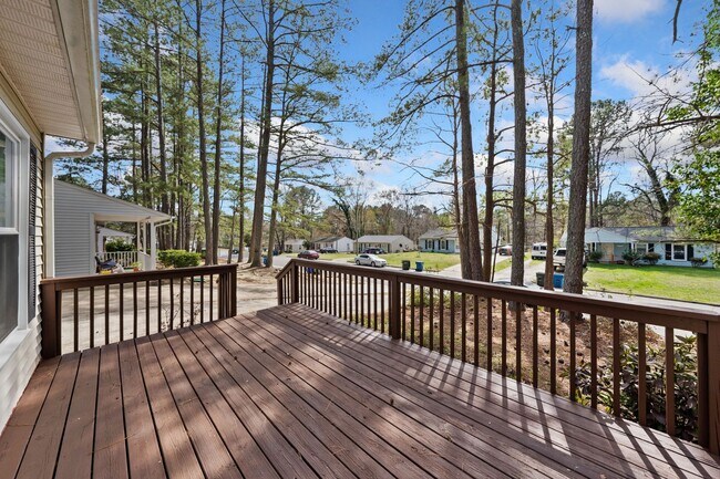 Building Photo - Newly Remodeled 3 Bedroom Ranch Near Downt...