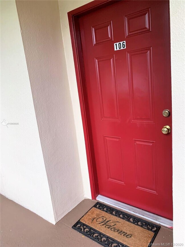 Foto del edificio - 901 SW 128th Terrace