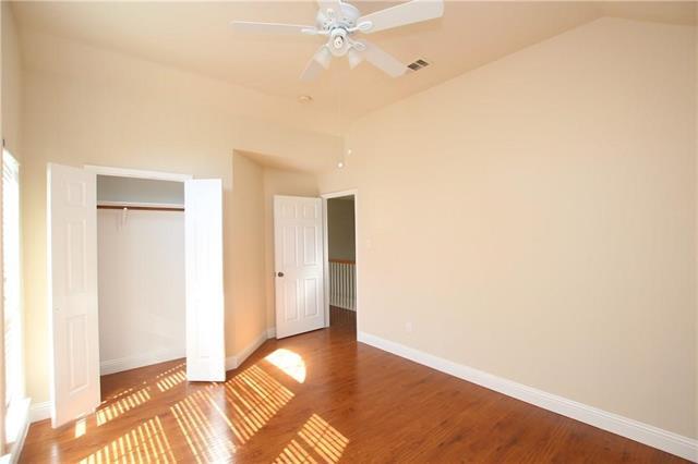 Foto del edificio - 3106 Kingsbury Dr