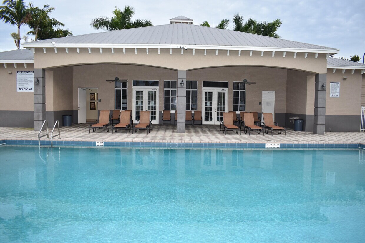 Foto principal - 1954 Marsh Harbor Dr