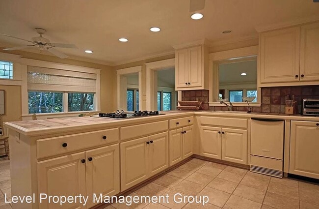 Building Photo - 4 br, 4 bath House - 117 Fairhope Ave.