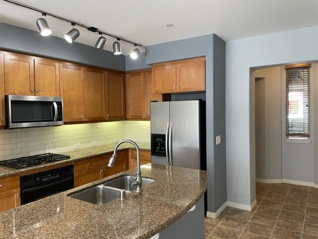 Kitchen - 8233 Station Village Ln