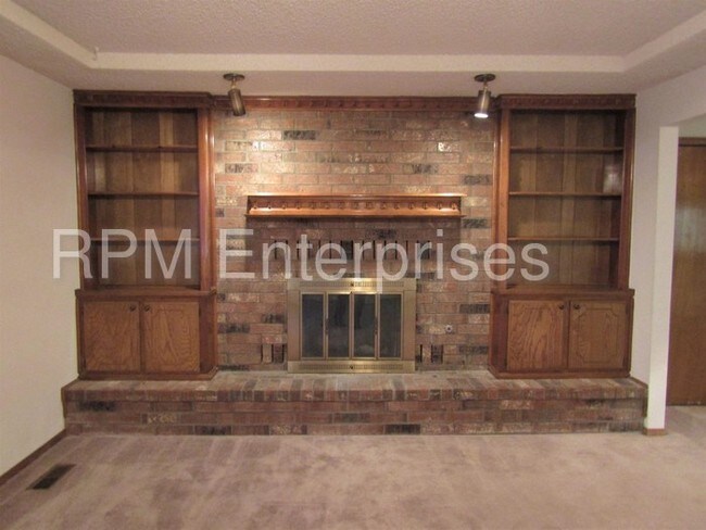 Building Photo - 10333 Birkenhead Rd