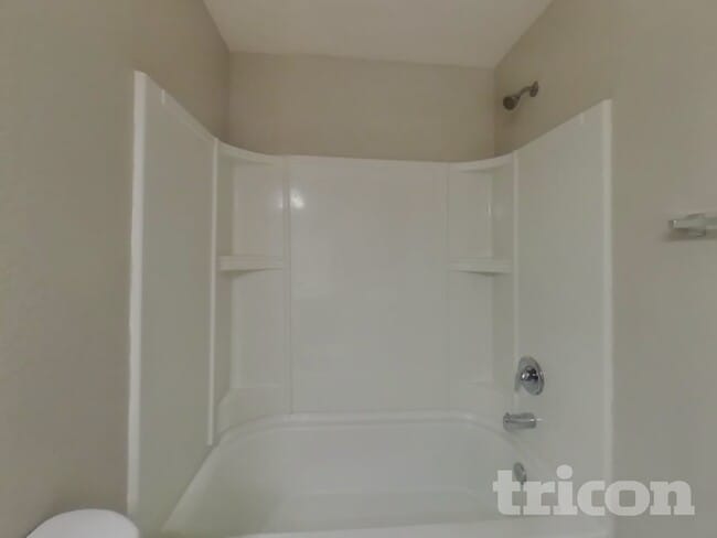 Building Photo - 77009 Birdseye Ct