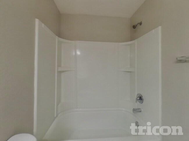 Foto del edificio - 77009 Birdseye Ct