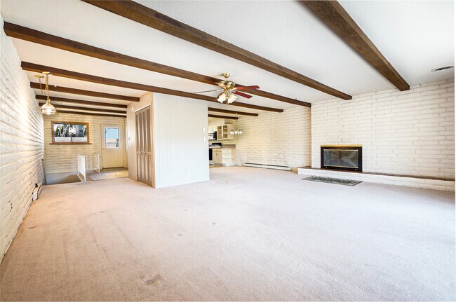 Building Photo - 4 La Plata Pl